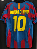 Jersey Barcelona Local retro 05-06 Ronaldinho 10