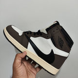 Jordan 1 Marrón, blanco y negro