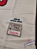 X Jersey Toros de Chicago Bulls Retro Crema Jordan